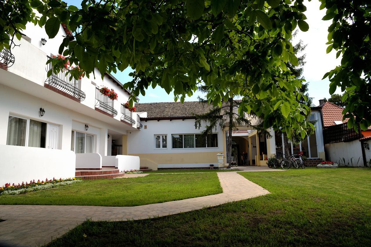 Villa Via Bečej 외부 사진